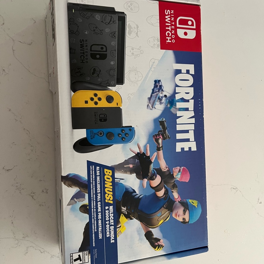 A nintendo fortnite switch but it does not have the code please purchase this